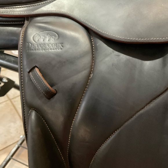 Devoucoux Chiberta Saddle 17.5 inch seat, 2013, cover and two girths, rich brown - Picture 10 of 16